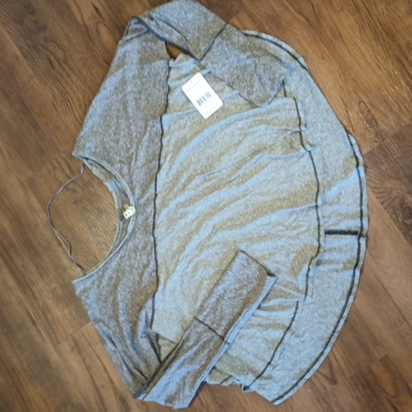 We The Free Two Tone Grey Oversized Loose Fit long Sleeve Crop Top PPPP - Picture 1 of 8